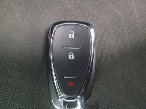 Used 2018 Chevrolet Trax LT w/ LT Convenience Package AWD/4WD image 32