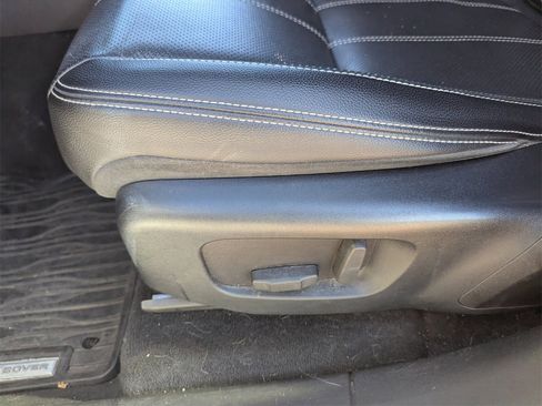 Used 2018 Land Rover Range Rover Velar R-Dynamic SE image 31