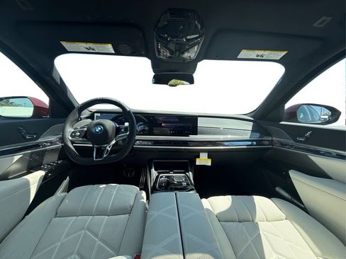 New 2025 BMW 750e xDrive image 28