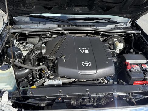 Used 2013 Toyota Tacoma PreRunner image 21