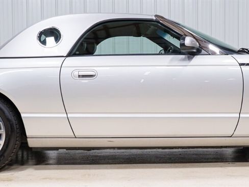Used 2004 Ford Thunderbird RWD image 13