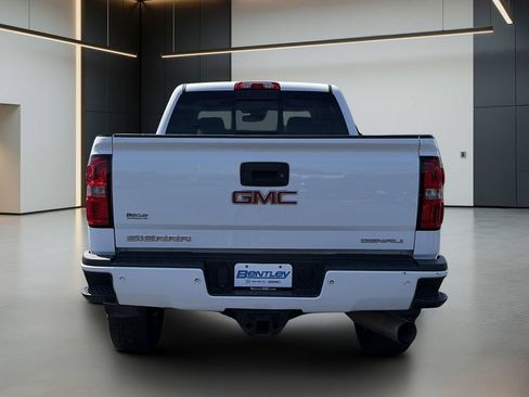 Used 2017 GMC Sierra 2500 Denali w/ Duramax Plus Package AWD/4WD image 5