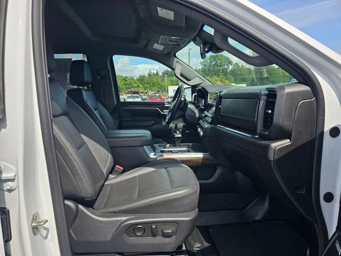 Used 2025 GMC Sierra 1500 SLT w/ SLT Convenience Package AWD/4WD image 10