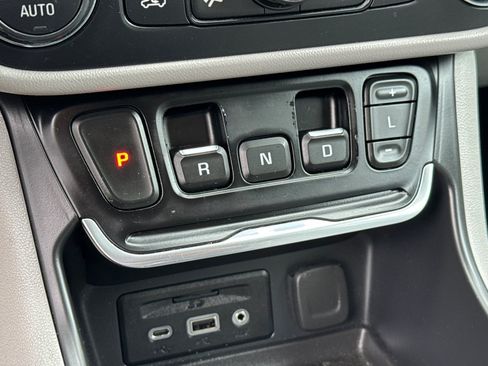 Used 2019 GMC Terrain SLT w/ Preferred Package AWD/4WD image 16