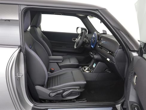 New 2026 MINI Cooper 2-Door Hardtop FWD image 18