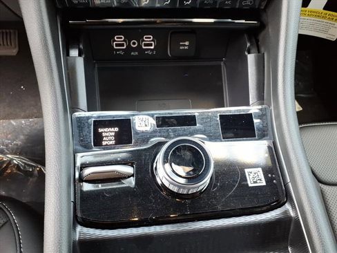 New 2025 Jeep Grand Cherokee Limited w/ Luxury Tech Group II image 12