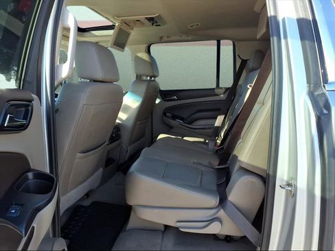 Used 2019 Chevrolet Suburban LT image 13