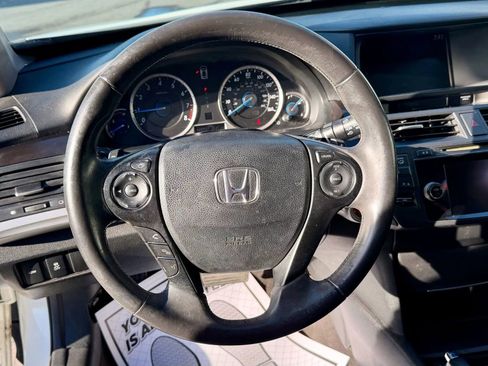 Used 2014 Honda Crosstour EX-L image 16