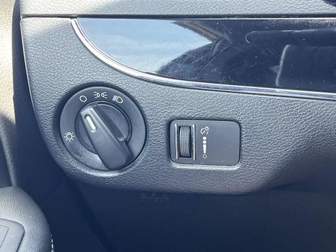 Used 2017 Dodge Grand Caravan SE FWD image 27
