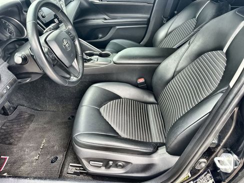 Used 2021 Toyota Camry SE w/ Convenience Package FWD image 10