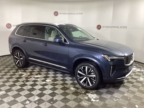 New 2026 Volvo XC90 B5 Core image 3