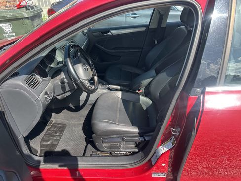 Used 2017 Volkswagen Jetta SE image 8