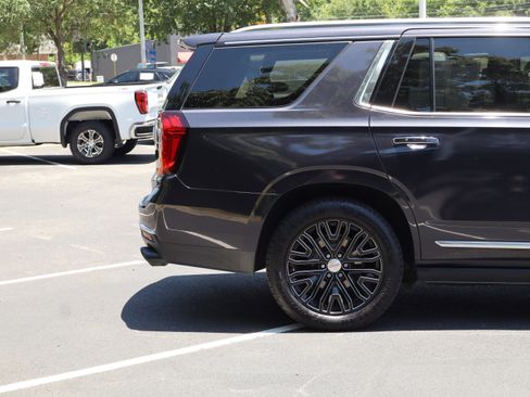 Used 2023 GMC Yukon Denali w/ Denali Reserve Package AWD/4WD image 10