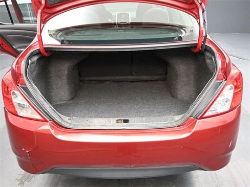 Used 2018 Nissan Versa SV w/ SV Special Edition Package image 17