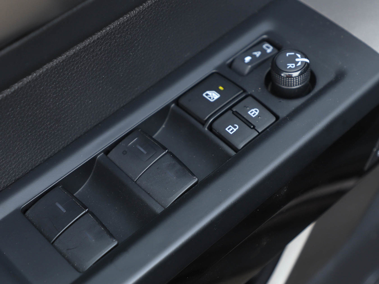 Used 2024 Toyota Tundra Limited AWD/4WD image 18