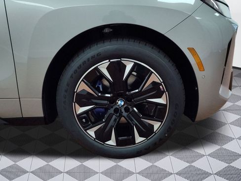 New 2026 BMW iX xDrive60 w/ M Sport Package image 9