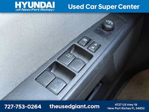 Used 2012 Nissan Sentra 2.0 SR FWD image 24