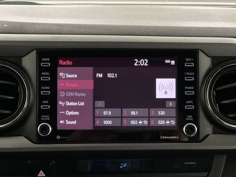 Used 2021 Toyota Tacoma TRD Sport w/ Technology Package image 18