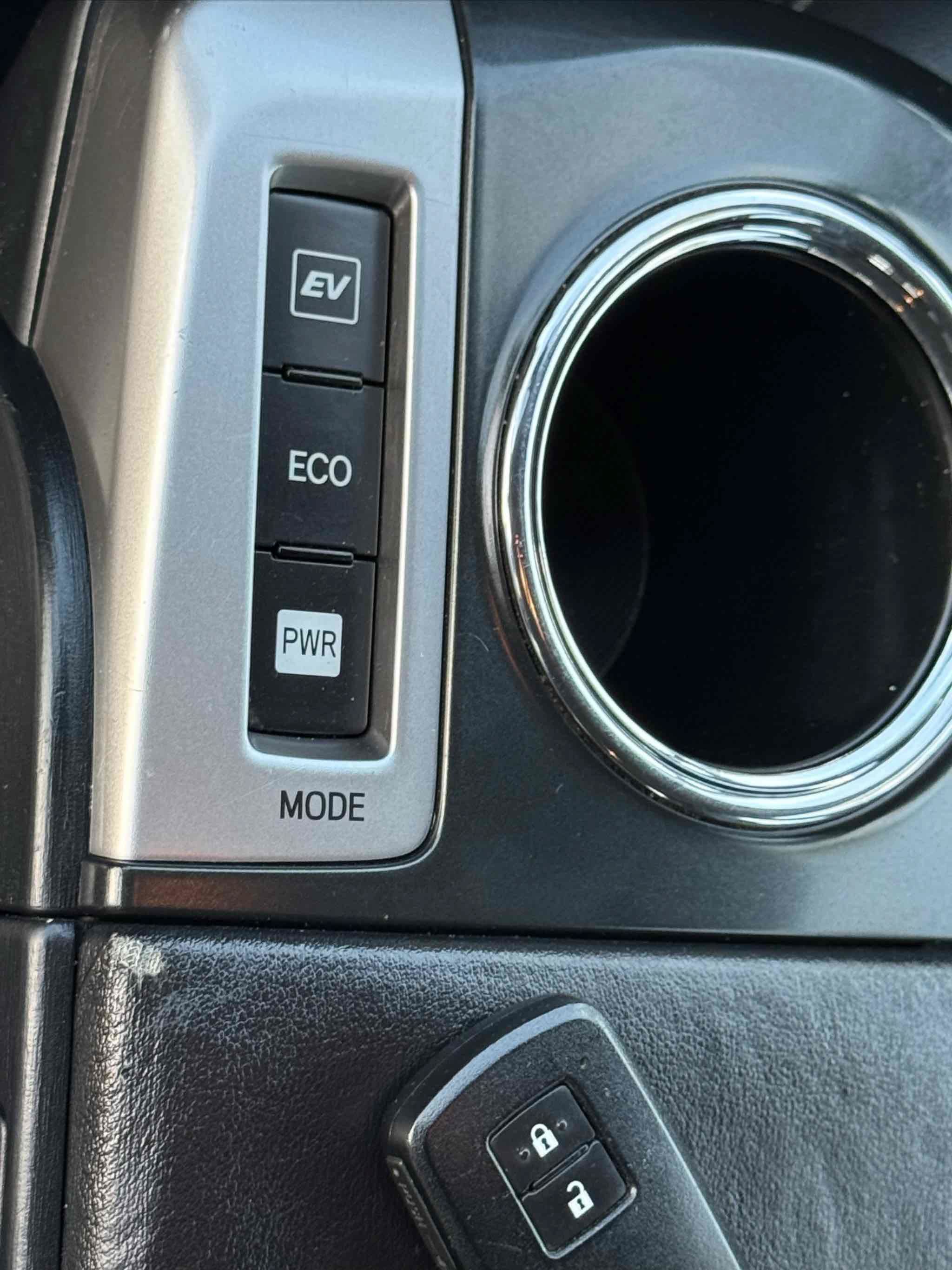 Used 2017 Toyota Prius V Four FWD image 93