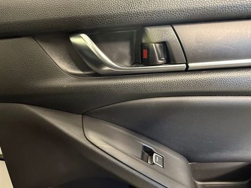 Used 2018 Honda Accord LX image 27