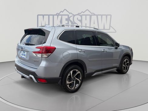 Used 2023 Subaru Forester Touring AWD/4WD image 5