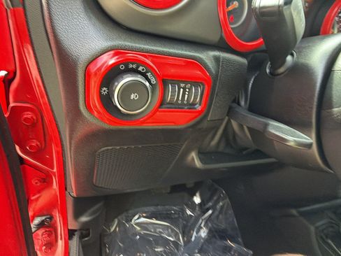 Used 2022 Jeep Wrangler Unlimited Sport AWD/4WD image 25