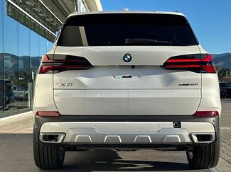 New 2026 BMW X5 xDrive40i w/ Premium Package video 4