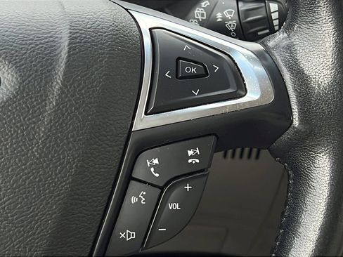 Used 2019 Ford Edge Titanium FWD image 20