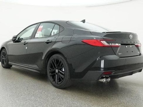 New 2026 Toyota Camry Hybrid FWD image 20