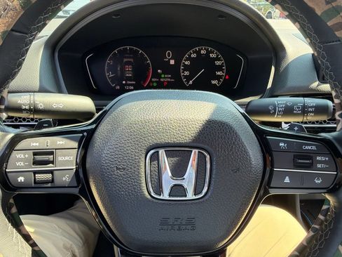 Used 2025 Honda Civic Sport image 4