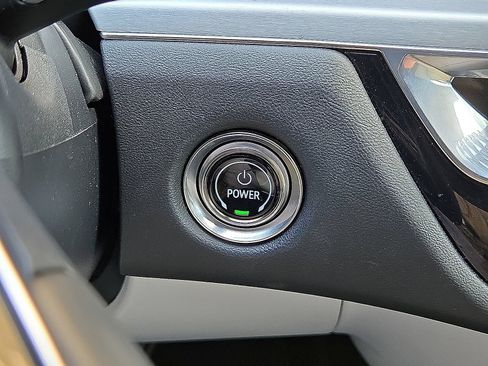 Used 2024 Cadillac Lyriq Sport RWD image 32