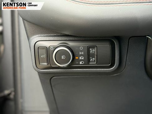 Used 2025 Ford Explorer Active w/ Active Comfort Package AWD/4WD image 15