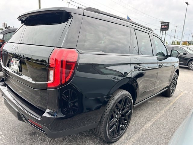 Used 2027 Ford Expedition Platinum w/ Stealth Performance Package AWD/4WD image 30
