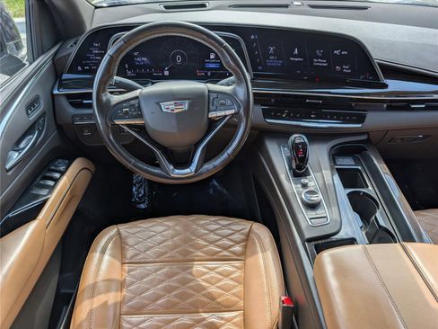 Used 2022 Cadillac Escalade Premium Luxury AWD/4WD image 23