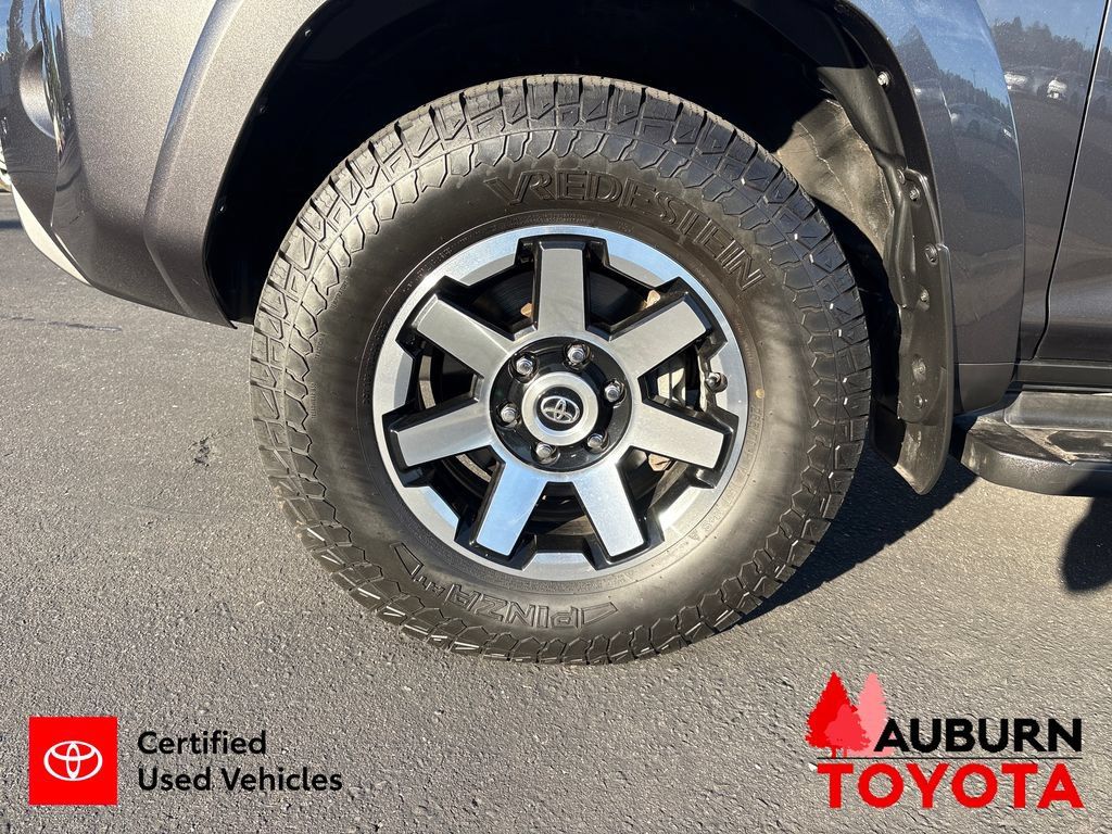 Certified 2020 Toyota 4Runner TRD Off-Road AWD/4WD image 10