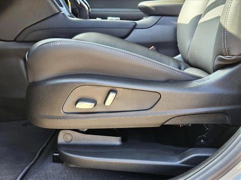 New 2025 Cadillac XT6 Luxury image 4