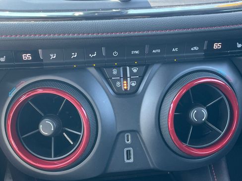 Used 2019 Chevrolet Blazer RS AWD/4WD image 16