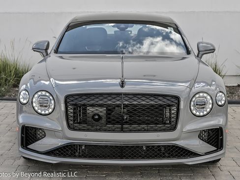 Used 2025 Bentley Flying Spur Plug-In Hybrid AWD/4WD image 2
