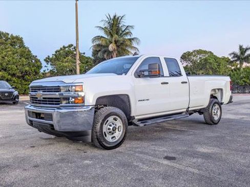Used 2018 Chevrolet Silverado 2500 W/T w/ WT Convenience Package RWD image 2