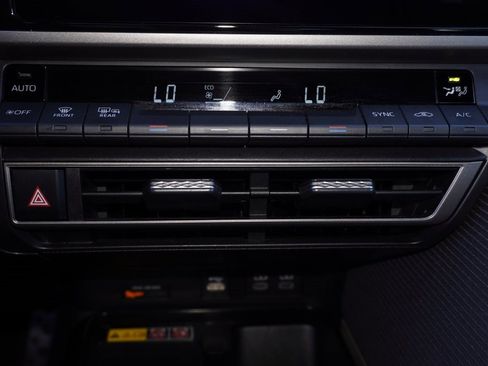 Certified 2025 Toyota Camry SE image 17