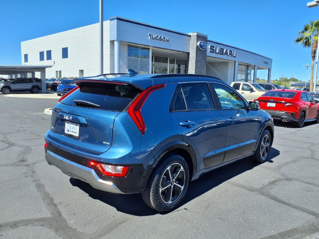 Used 2025 Kia Niro FWD image 11