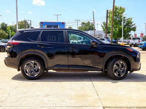 Certified 2026 Nissan Rogue SV w/ Cold Weather Package FWD image 21