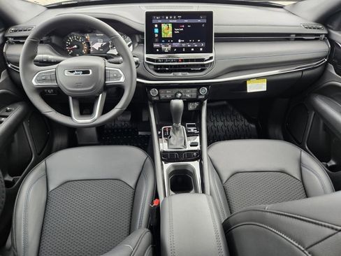 New 2026 Jeep Compass Latitude image 18