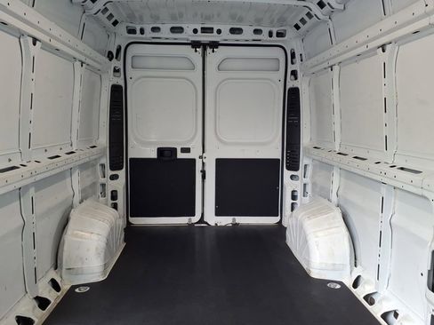 Used 2025 RAM ProMaster 2500 w/ Convenience Group FWD image 15
