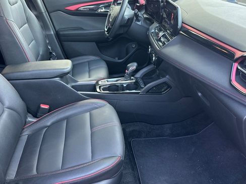 Used 2025 Chevrolet TrailBlazer RS w/ Convenience Package AWD/4WD image 16