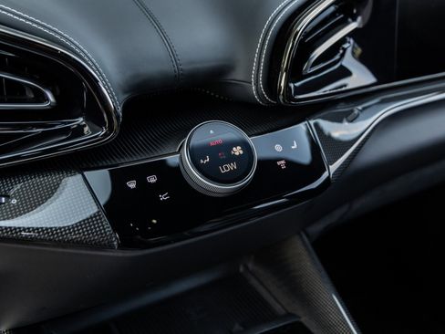 Used 2024 Ferrari Purosangue image 33