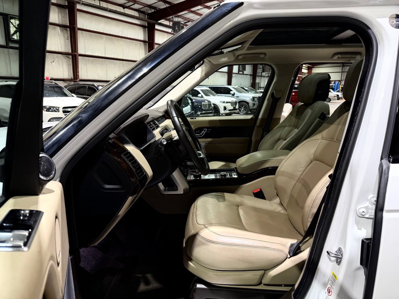 Used 2020 Land Rover Range Rover AWD/4WD image 13
