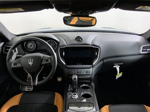 Used 2024 Maserati Ghibli Trofeo image 25