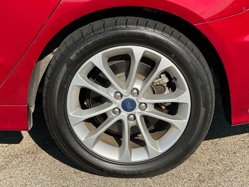 Used 2019 Ford Fusion SEL FWD image 25