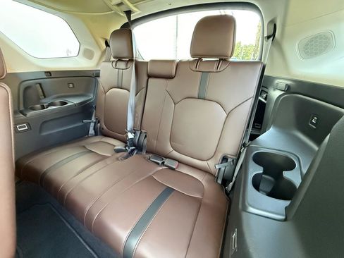 Used 2023 Honda Pilot Elite image 5